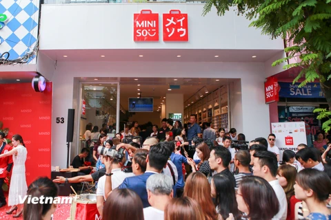 Tên Miniso có nguồn gốc từ chữ 'minimart - siêu thị mini', logo được thiết kế mang ý nghĩa đơn giản và hiện đại. (Ảnh: PV/Vietnam+)