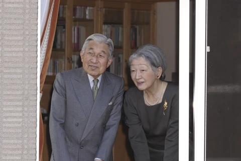Những hình ảnh rất dung dị của Nhật hoàng Akihito và Hoàng hậu