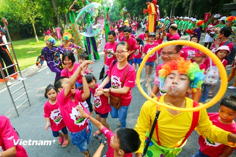Trước thềm ngày Quốc tế thiếu nhi 1/6, Lễ hội Vùng đất tò mò là chương trình với nhiều chuỗi trò chơi hấp dẫn dành cho trẻ em Thủ đô. (Ảnh: PV/Vietnam+) 