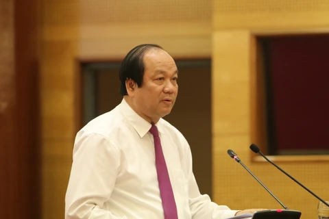 Bộ trưởng Mai Tiến Dũng trong buổi họp báo Chính phủ ngày 3/8. (Ảnh: Minh Sơn/Vietnam+)