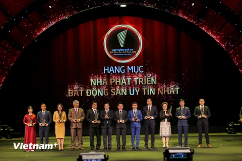 Tối 14/4 tại Hà Nội, Hiệp hội Bất động sản Việt Nam (VNREA) đã tổ chức Lễ trao Giải thưởng quốc gia Bất động sản Việt Nam 2018. (Ảnh: Minh Sơn/Vietnam+)