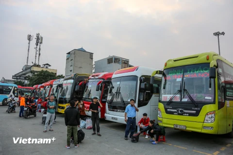 Chiều 1/2, ngày làm việc cuối cùng của năm Mậu Tuất 2018 tại các bến xe khách tại Hà Nội như Nước Ngầm, Giáp Bát đều không ghi nhận tình trạng ùn tắc, đông đúc như mọi năm. (Ảnh: Minh Sơn/Vietnam+)