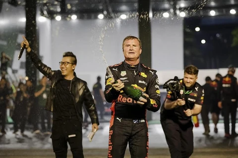 Tay đua huyền thoại David Coulthard cùng Đội đua Aston Martin Red Bull sẽ hiện diện và tham gia trình diễn trong suốt sự kiện 'Khởi động Formula 1 Việt Nam Grand Prix'. (Ảnh: PV/Vietnam+)