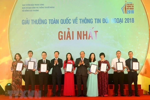 Sáng 7/6, Lễ trao Giải thưởng toàn quốc về thông tin đối ngoại năm 2018 đã chính thức diễn ra tại Trung tâm Thông tấn Quốc. (Ảnh: Minh Sơn/Vietnam+)