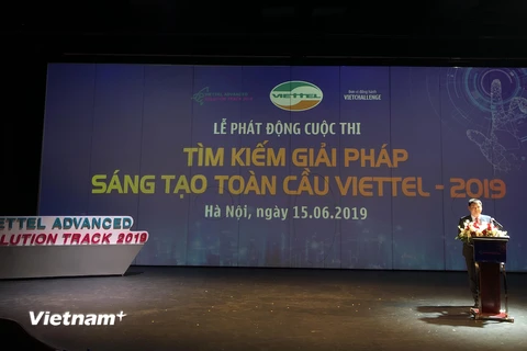 Ông Cao Anh Sơn, Tổng Giám đốc Tổng Công ty Viễn thông Viettel phát biểu tại lễ phát động cuộc thi Tìm kiếm giải pháp sáng tạo toàn cầu. (Ảnh: Minh Sơn/Vietnam+)