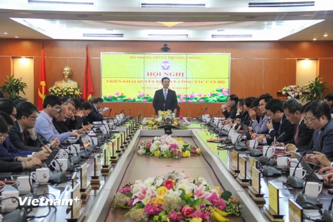 Bộ trưởng Bộ Thông tin và Truyền thông Nguyễn Mạnh Hùng chủ trì hội nghị triển khai quyết định công tác cán bộ. (Ảnh: Ngô Lộc)