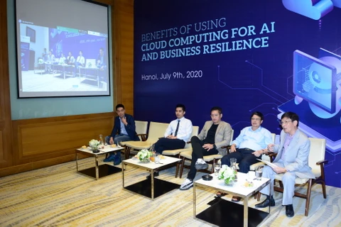 Hội thảo trực tuyến với chủ đề Lợi ích khi áp dụng điện toán đám mây cho AI (Trí tuệ nhân tạo) và phục hồi kinh doanh. (Ảnh: Hiệp hội Internet Việt Nam)