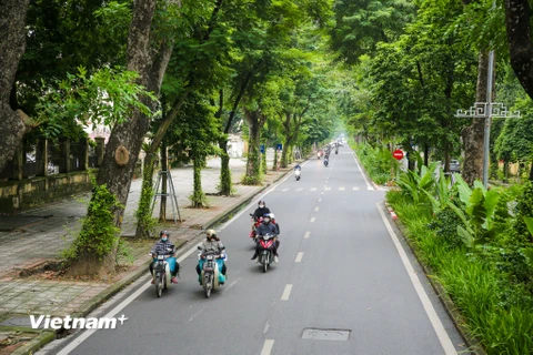 Ra đời từ năm 2018 dịch vụ du lịch quanh Hà Nội bằng xe bus 2 tầng là một trải nghiệm khó quên đối với mỗi du khách khi ghé thăm Thủ đô. (Ảnh: Minh Sơn/Vietnam+)