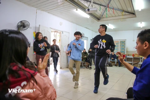 [Photo] Lớp dạy nhảy đặc biệt dành cho trẻ em tự kỷ ở Hà Nội 