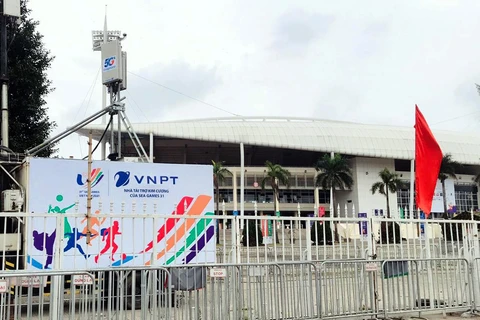 VNPT tăng cường xe phát sóng 5G tại Sân vận động Mỹ Đình phục vụ SEA Games. (Ảnh: VNPT)