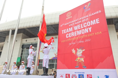 Sáng 11/5, lễ thượng cờ các đoàn thể thao tham dự SEA Games 31 đã được diễn ra tại khu vực khán đài B, Khu Liên hợp thể thao quốc gia Mỹ Đình, Hà Nội. (Ảnh: Minh Sơn/Vietnam+)