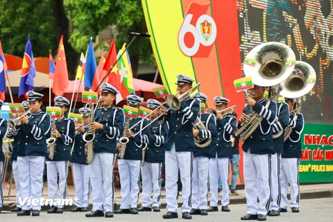Sáng 9/7 tại khu vực hồ Hoàn Kiếm (Hà Nội) đã khai mạc những hoạt động thuộc chương trình Nhạc hội Cảnh sát các nước ASEAN+ 2022. (Ảnh: Minh Sơn/Vietnam+)