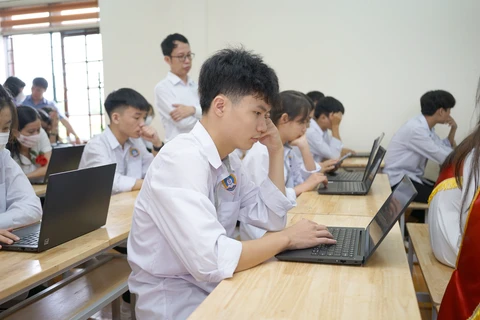 'Lớp học thông minh' đầu tiên do các 'ông lớn' công nghệ Lenovo, Microsoft và AMD hợp tác xây dựng. (Ảnh: PV/Vietnam+)