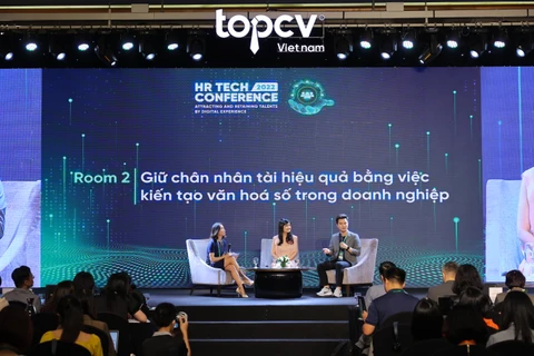 Anh Trần Trung Hiếu - CEO, Founder Công ty Cổ phần TopCV Việt Nam chia sẻ về việc xây dựng văn hóa số trong doanh nghiệp. (Ảnh: PV/Vietnam+)