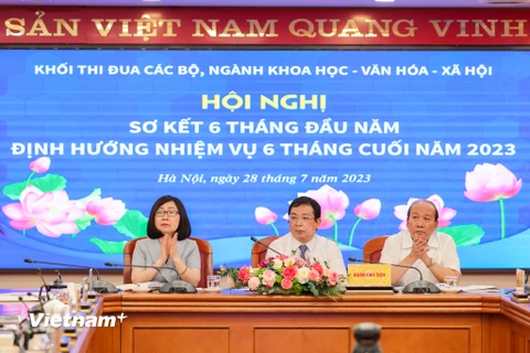 Sáng 28/7 tại trụ sở Thông tấn xã Việt Nam, Khối thi đua các bộ, ngành Khoa học - Văn hóa - Xã hội đã tổ chức Hội nghị Sơ kết công tác thi đua, khen thưởng 6 tháng đầu năm và định hướng nhiệm vụ 6 tháng cuối năm 2023. (Ảnh: Minh Sơn/Vietnam+)