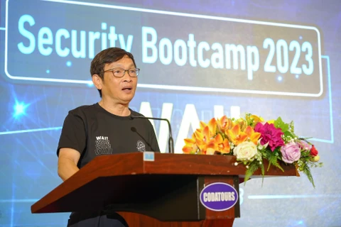 Ông Vũ Hoàng Liên - Chủ tịch Hiệp hội Internet Việt Nam phát biểu tại sự kiện. (Ảnh: VIA)