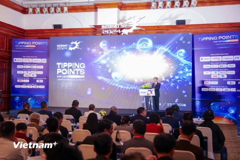 Internet Day 2024 khai mạc với chủ đề “Bước tiến mới cho Internet Việt Nam - Bứt phá với DC, Cloud, 5G & AI." (Ảnh: Minh Sơn/Vietnam+)