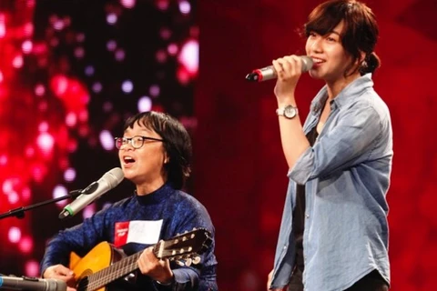 Vietnam’s Got Talent : "Mê” hai mẹ con cô giáo, Huy Tuấn bấm… nút vàng