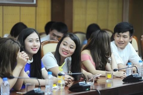 Những gương mặt Sao Mai 2015 tại buổi họp báo chiều 16/7 tại Hà Nội. (Ảnh: BTC)