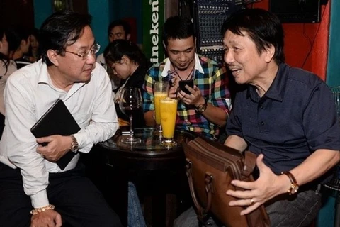 Nhạc sỹ Phú Quang và nhà thơ Hồng Thanh Quang trong một sự kiện ở Hà Nội. (Ảnh: Nhân vật cung cấp)