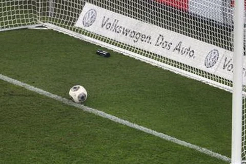 Bundesliga chính thức áp dụng công nghệ đường biên ngang 
