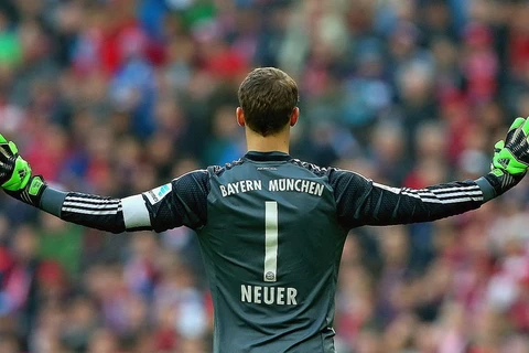 Lothar Matthäus: Manuel Neuer giống như một thỏi nam châm