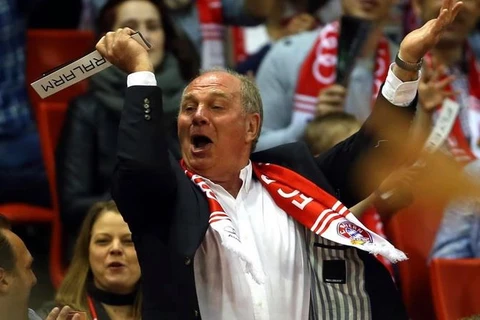Những ăn mừng vô cùng nhiệt huyết của Uli -một hình ảnh mang tính biểu tượng của Bayern (Nguồn: Fcb.de)