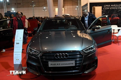 Một mẫu xe Audi được giới thiệu tại triển lãm ô tô Lisbon, Bồ Đào Nha ngày 21/11. (Nguồn: THX/TTXVN)