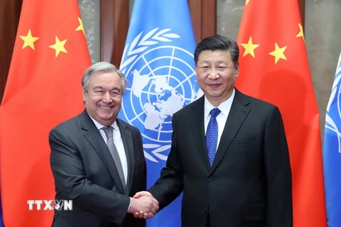 Tổng Thư ký Liên hợp quốc (LHQ) Antonio Guterres và Chủ tịch Trung Quốc Tập Cận Bình tại Diễn đàn châu Á Bác Ngao 2018. (Nguồn: THX/TTXVN)