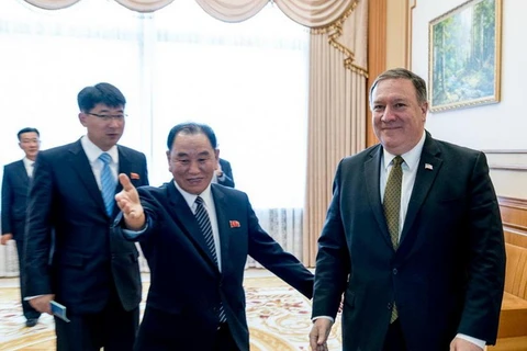 Ngoại trưởng Mỹ Mike Pompeo (ngoài cùng bên phải) đang nỗ lực thúc đẩy phi hạt nhân hóa bán đảo Triều Tiên. (Nguồn: The National)