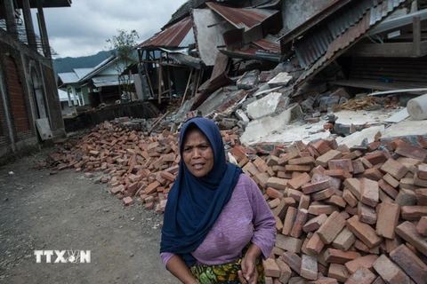 Động đất đã phá hủy nhiều tuyến đường giao thông trên đảo Lombok. (Nguồn: THX/TTXVN)