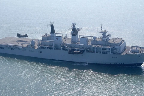 ​Tàu sân bay HMS Albion của Hải quân Anh. (Nguồn: UK Defence Journal)
