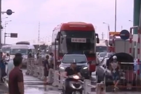 Trạm thu phí Mỹ Lộc tại thành phố Nam Định “thất thủ”. (Nguồn: VNews)