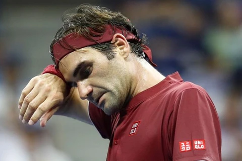Roger Federer thua sốc tay vợt ngoài Top 50 tại US Open. (Nguồn: Sky Sports)