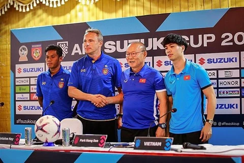Các huấn luyện viên ngoại đang tạo nên dấu ấn ở AFF Suzuki Cup 2018. (Nguồn: Trọng Đạt/TTXVN)