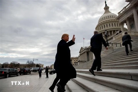 Tổng thống Mỹ Donald Trump tới đồi Capitol để dự cuộc họp với giới lãnh đạo nghị sĩ Quốc hội ngày 9/1/2019. (Ảnh: THX/TTXVN)