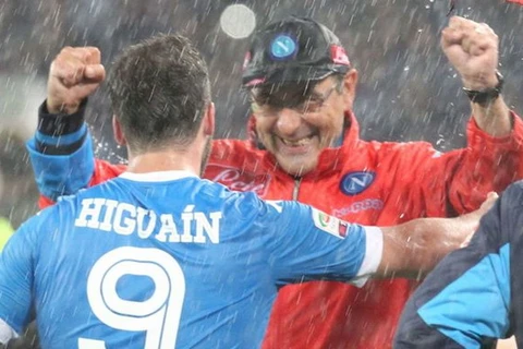 Những nỗi buồn năm ấy liệu có trôi theo cơn mưa khi Sarri và Higuan đoàn tụ ở Chelsea? (Nguồn: NewsRnd)