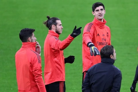 Bale đang "cơm chẳng lành, canh chẳng ngọt" với các đồng đội. (Nguồn: Sporting Life)