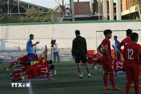 Các cầu thủ U22 Việt Nam tập luyện. (Nguồn: Tuấn Cương/TTXVN)