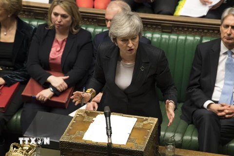 Thủ tướng Theresa May trả lời các câu hỏi chất vấn tại phiên họp Quốc hội ở London, Anh ngày 6/3. (Nguồn: THX/TTXVN)