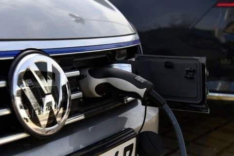 Volkswagen bắt tay với Northvolt, hình thành liên minh sản xuất pin cho ôtô điện ở châu Âu. (Nguồn: Business Time)