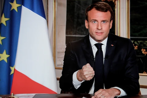 Tổng thống Pháp Emmanuel Macron phát biểu trên truyền hình quốc gia ngày 16/4/2019. (Ảnh: AFP/TTXVN)