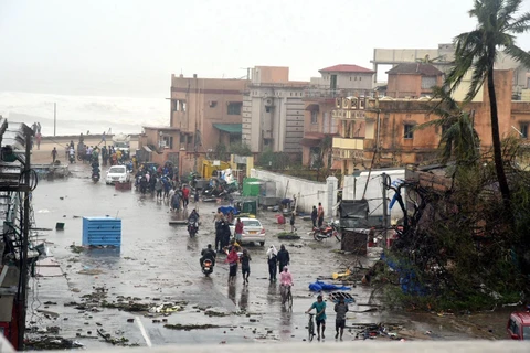 Cảnh tàn phá sau khi siêu bão Fani quét qua Puri, Ấn Độ ngày 3/5. (Ảnh: THX/TTXVN)
