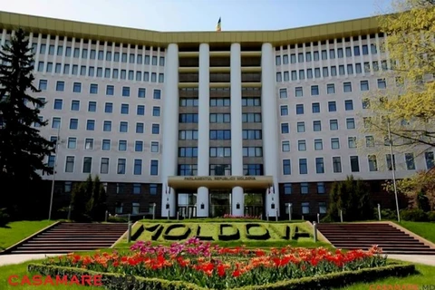 Quang cảnh bên ngoài tòa nhà quốc hội Moldova. (Nguồn: Casamare)