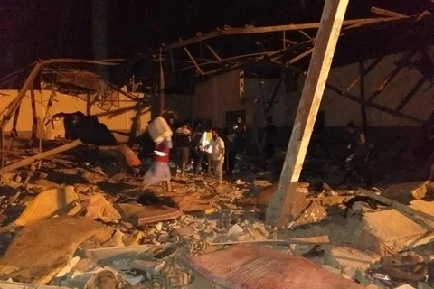 Trại tạm giữ ở Tajoura sau khi bị tấn công. (Nguồn: Newsbook)