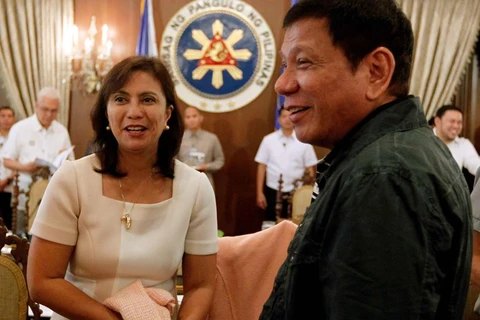 Phó Tổng thống Philippines, bà Leni Robredo (trái). (Nguồn: ABS-CBN News)