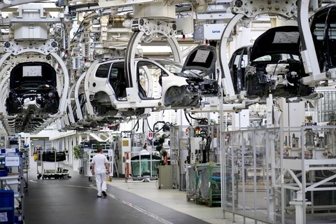 Một xưởng lắp ráp ôtô tại Đức. (Nguồn: The Business Time)
