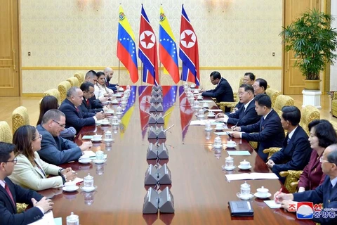 Cuộc họp giữa đại diện hai nước Triều Tiên và Venezuela. (Nguồn: G1 Globo)