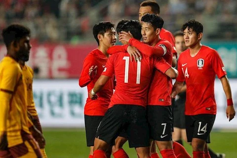 Đội tuyển Hàn Quốc (áo đỏ) đã tới Bình Nhưỡng để chuẩn bị cho trận gặp Triều Tiên. (Nguồn: Fox Sports)