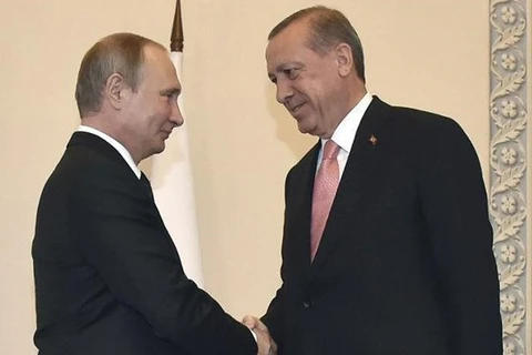 Tổng thống Tayyip Erdogan (phải) và người đồng cấp phía Nga Vladimir Putin. (Nguồn: AFP)